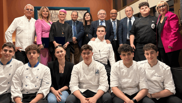 Foto di gruppo premiati Concorso I gusti dei mieli nella cucina d’autore